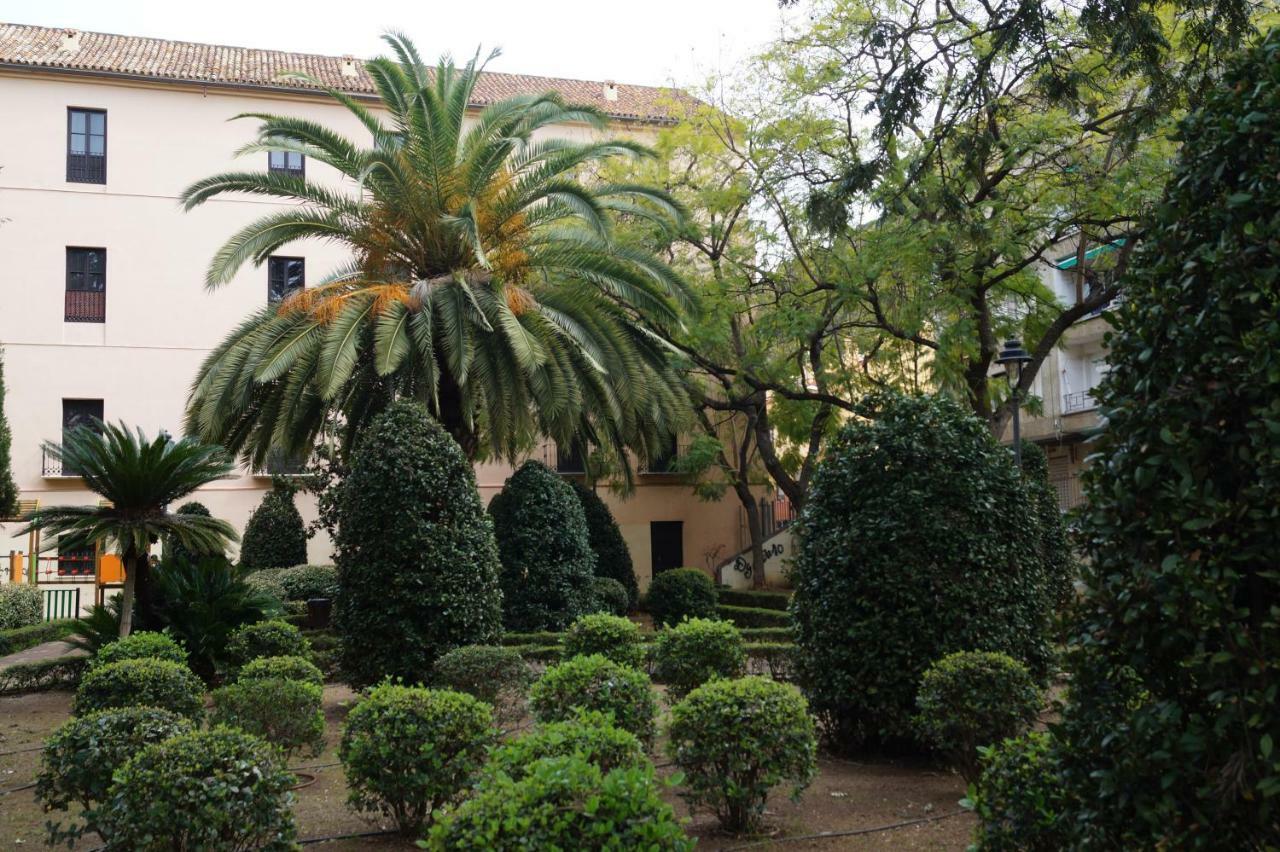 Apartamento Plaza Alfonso XII Малага Экстерьер фото
