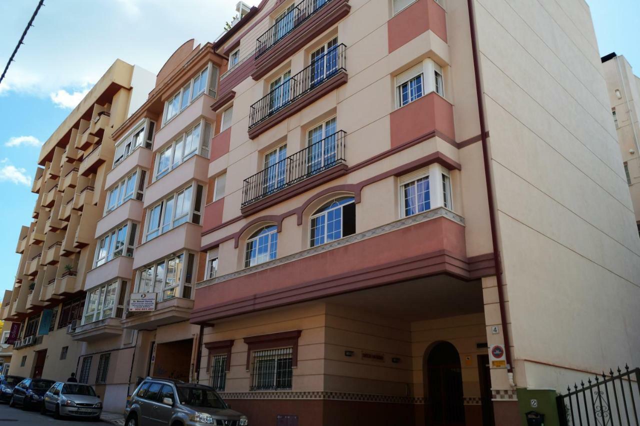 Apartamento Plaza Alfonso XII Малага Экстерьер фото