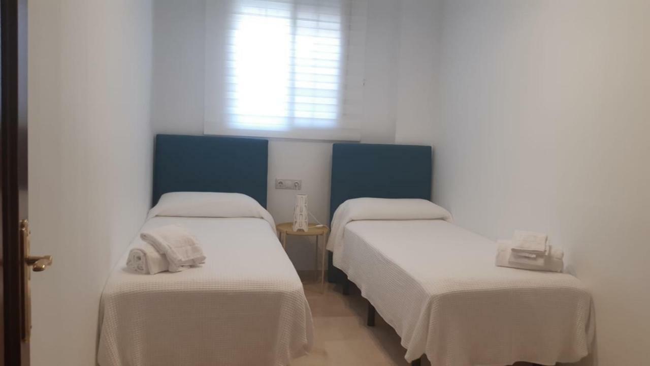 Apartamento Plaza Alfonso XII Малага Экстерьер фото